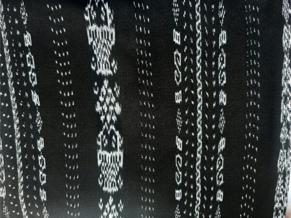 Variety of traditional fabric - Image 20
