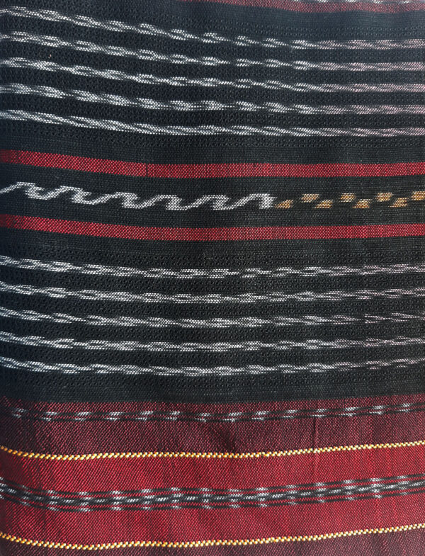 Variety of traditional fabric - Image 12